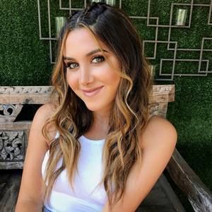 Meet your Posher, Nila